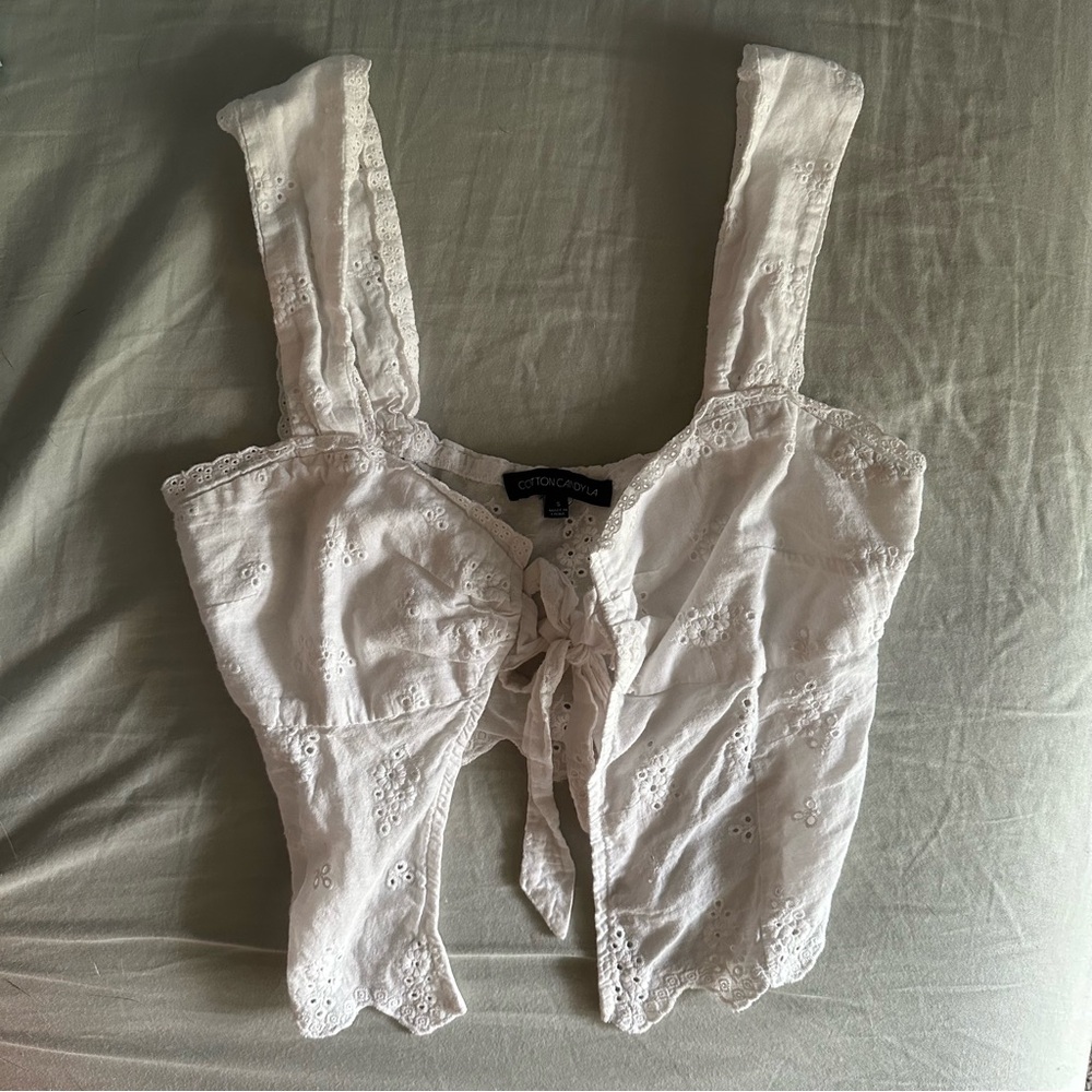 White lace front-tie crop top